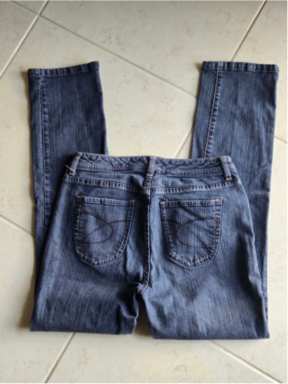 Chico's Platinum Women's Straight Leg Dark Blue Wash Denim Jeans. Size 6